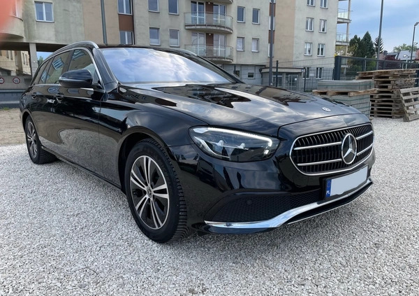Mercedes-Benz Klasa E cena 159000 przebieg: 73988, rok produkcji 2020 z Piaseczno małe 352